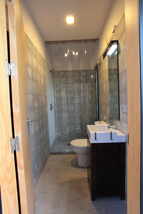 Traveller Box Hostel Sevilla Bagian luar foto