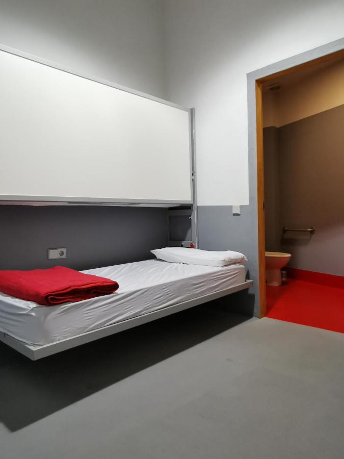 Traveller Box Hostel Sevilla Bagian luar foto
