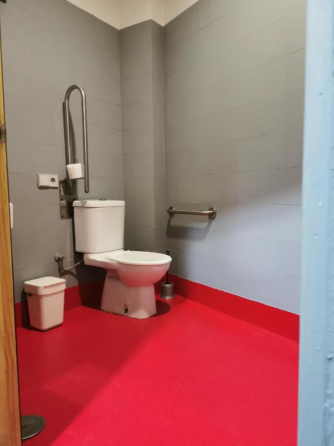 Traveller Box Hostel Sevilla Bagian luar foto