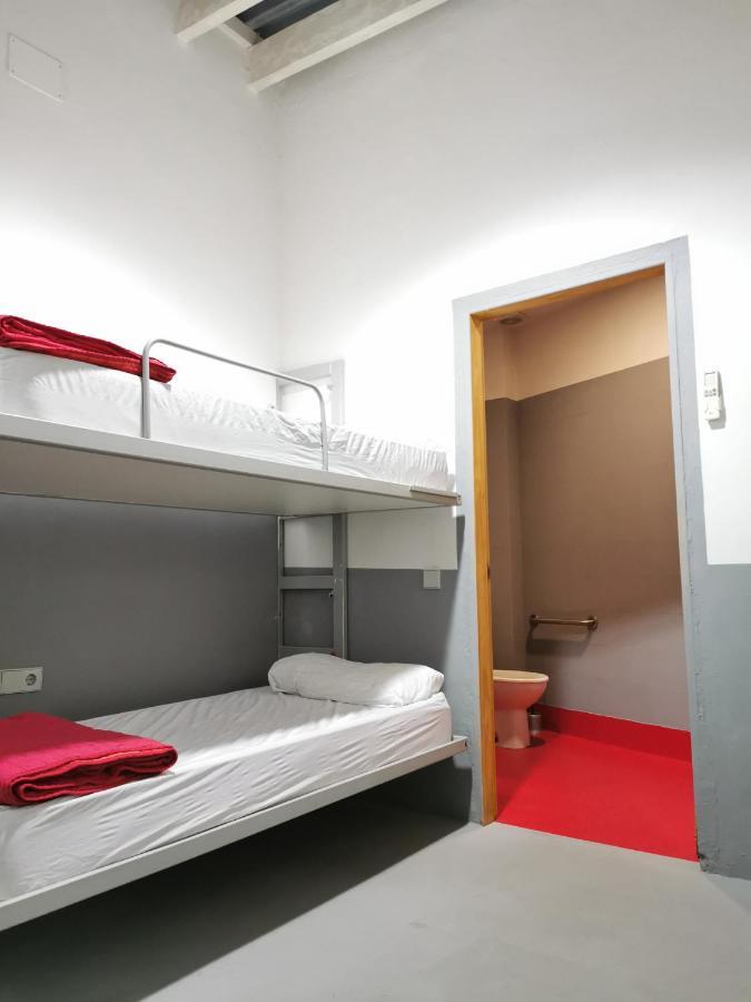 Traveller Box Hostel Sevilla Bagian luar foto
