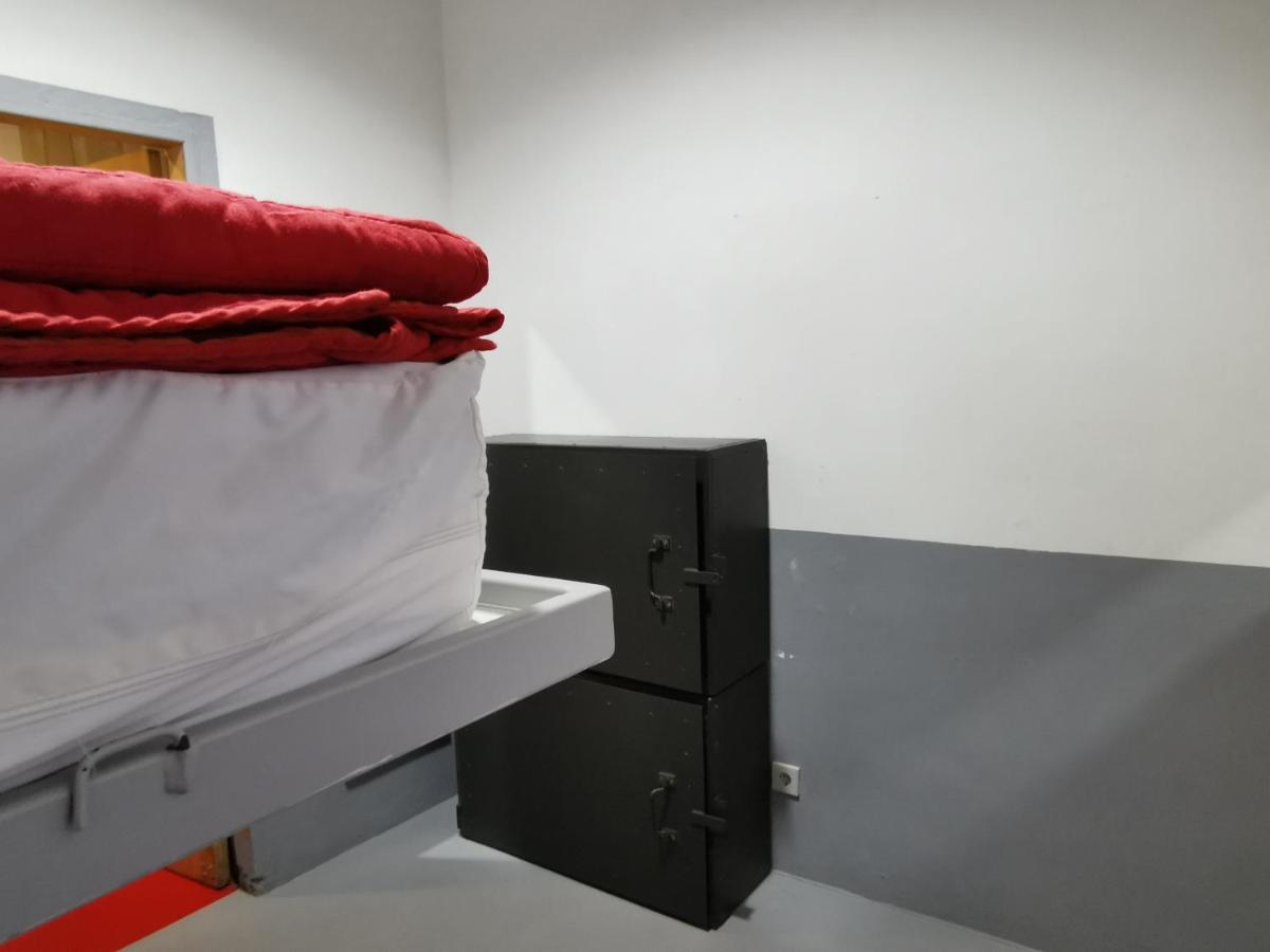 Traveller Box Hostel Sevilla Bagian luar foto