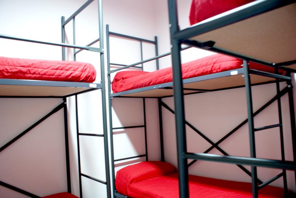 Traveller Box Hostel Sevilla Ruang foto