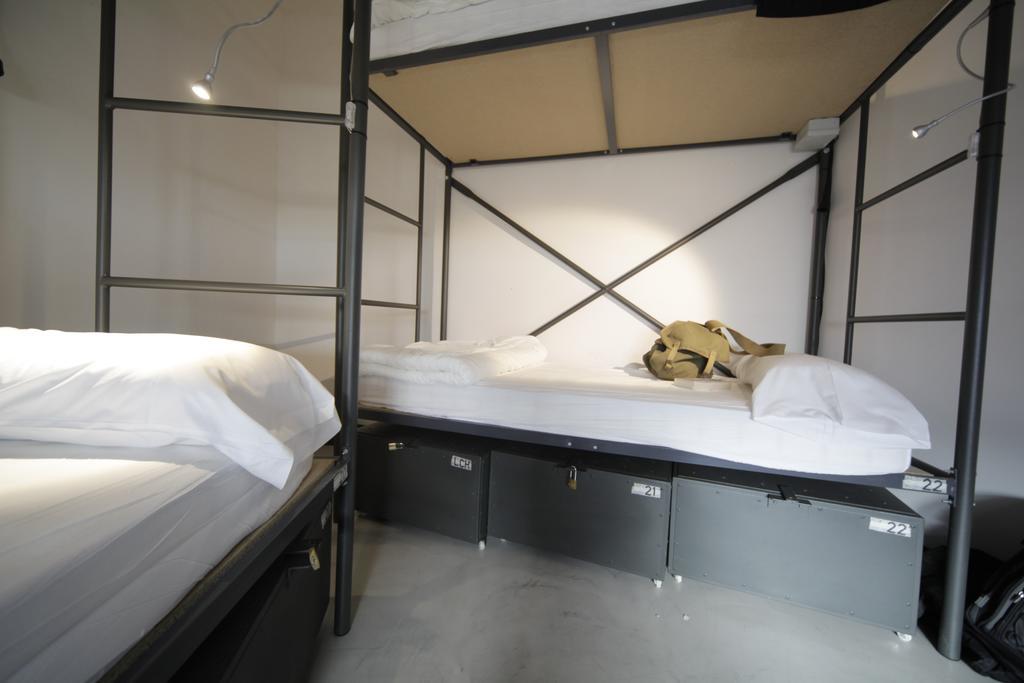 Traveller Box Hostel Sevilla Bagian luar foto
