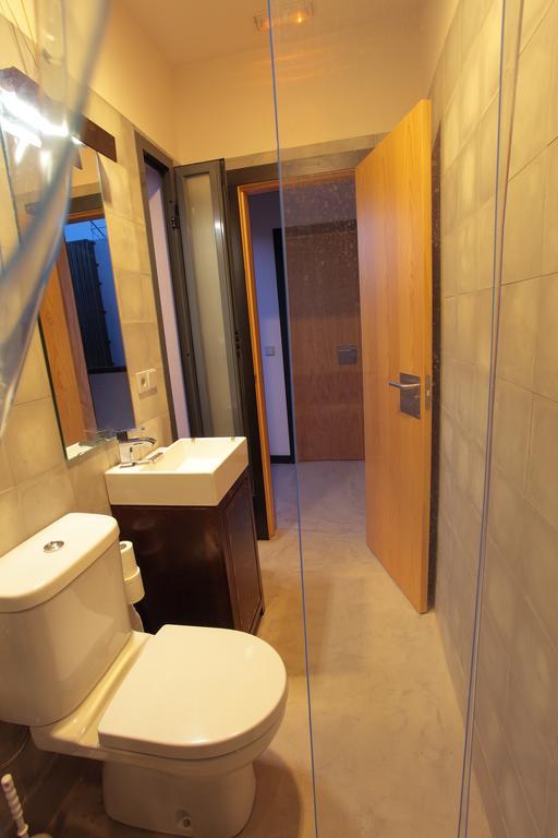 Traveller Box Hostel Sevilla Bagian luar foto
