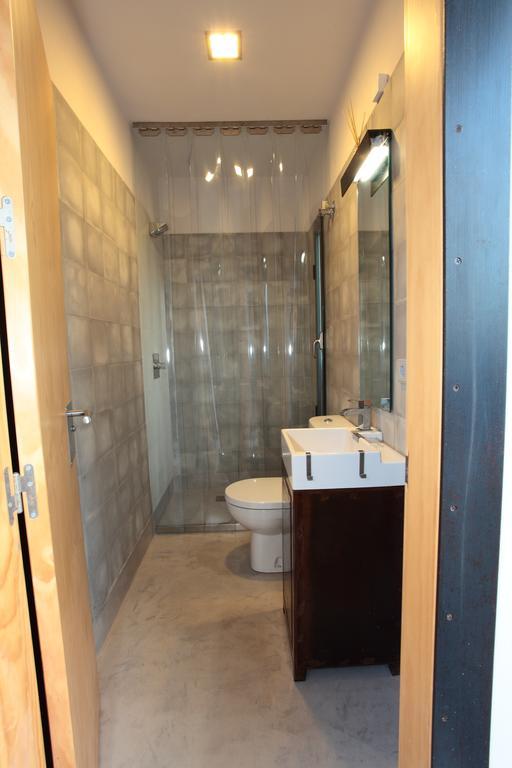 Traveller Box Hostel Sevilla Bagian luar foto