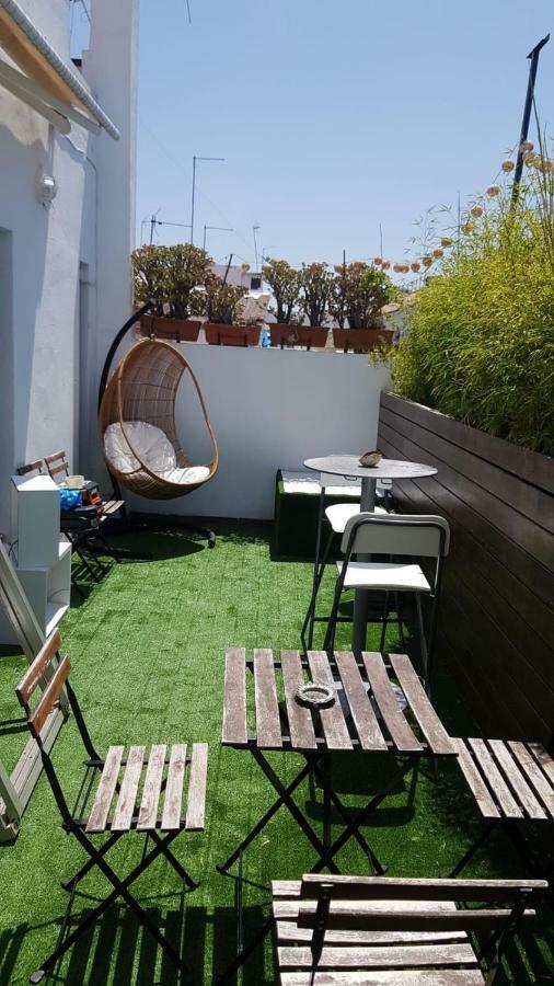 Traveller Box Hostel Sevilla Bagian luar foto