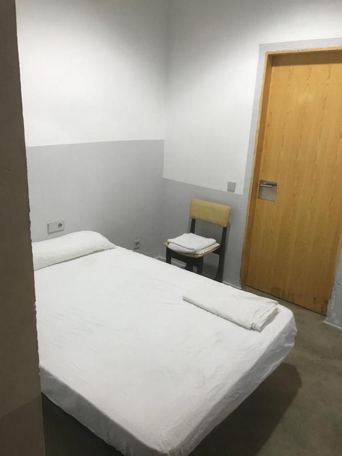 Traveller Box Hostel Sevilla Bagian luar foto